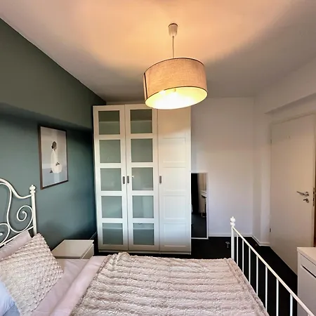 So Fresh View Old * Βουκουρέστι